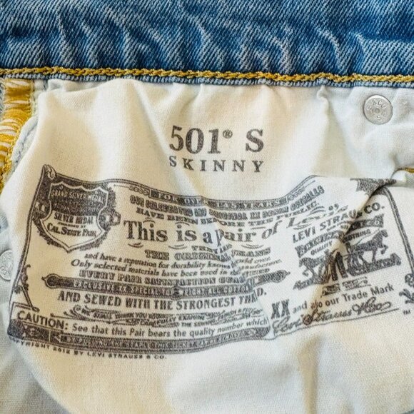 Levis Womens 501 S Skinny Jeans Light Wash Stretch Denim Fray Hem Button Fly W27 - Picture 13 of 15